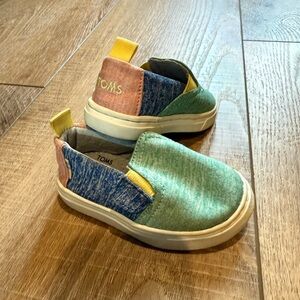 TOMS Kids Multicolor Slip-On Shoes Size 4
